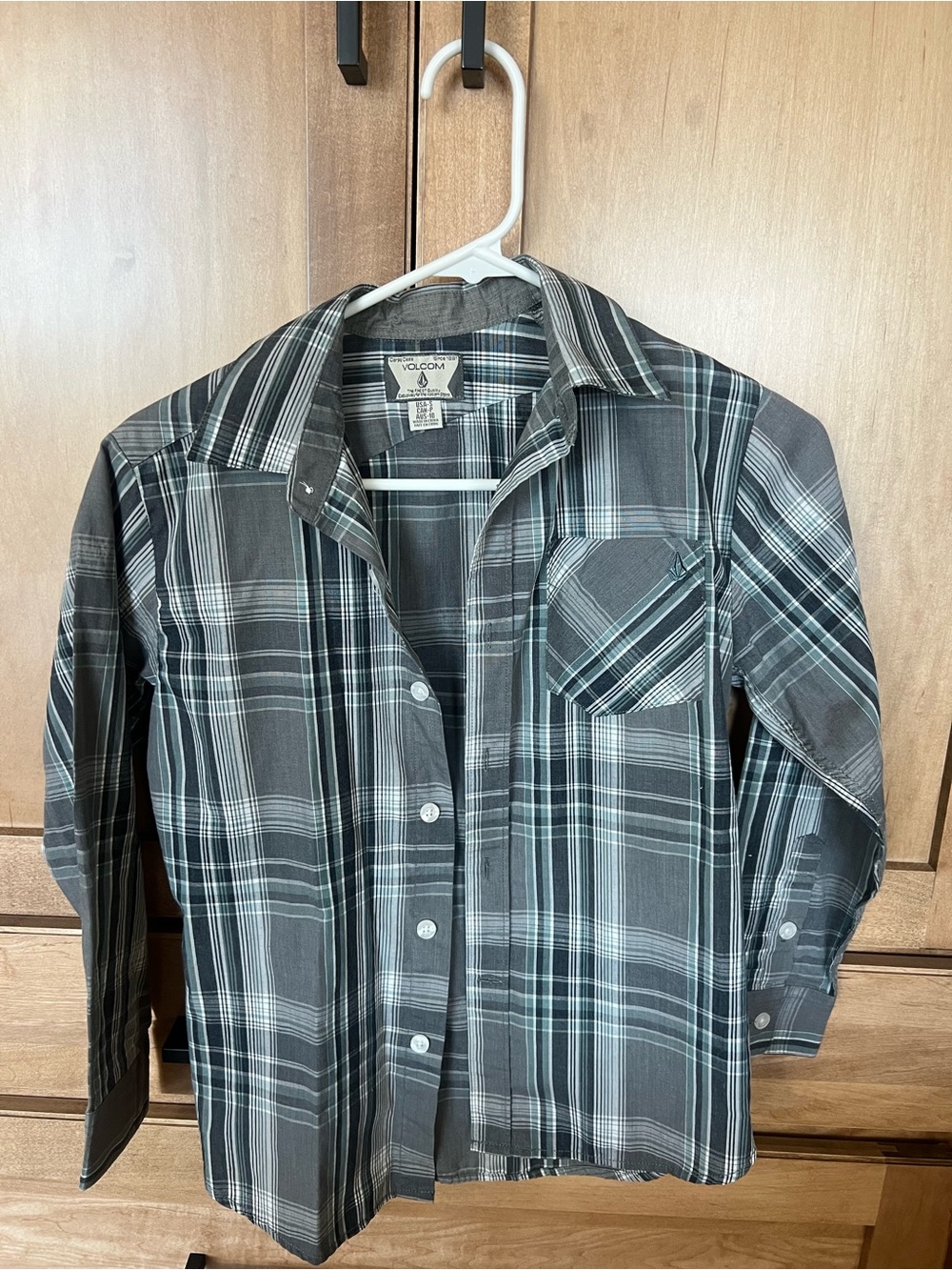 Volcom Men's Black and Gray Plaid Button-Down Shirt